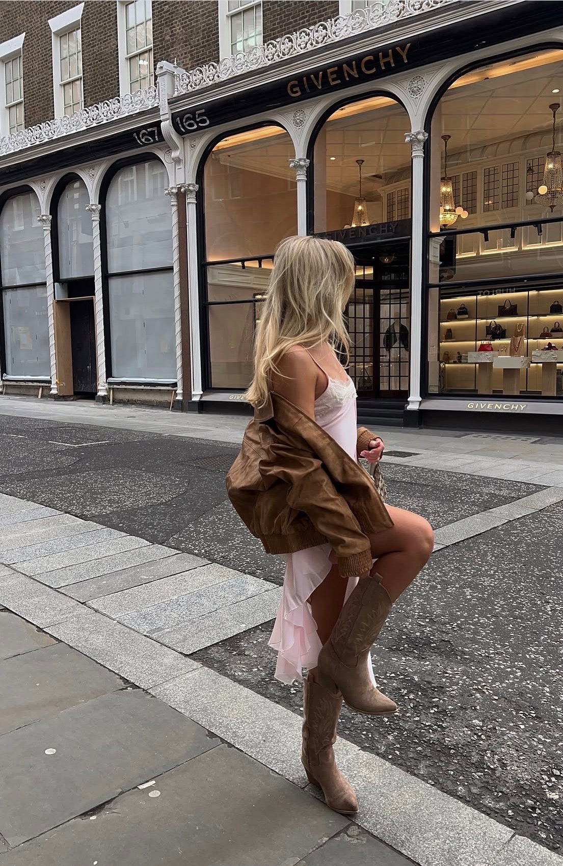 Maya Bottines Santiags Brodées Taupe - Mode Femme | Cassy