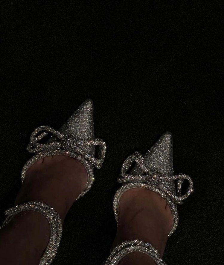 ÉDITION LIMITÉE - Blair - Escarpins pailletés silver à sangles entrecroisées et double nœud ornés de strass - Mode Femme | Cassy