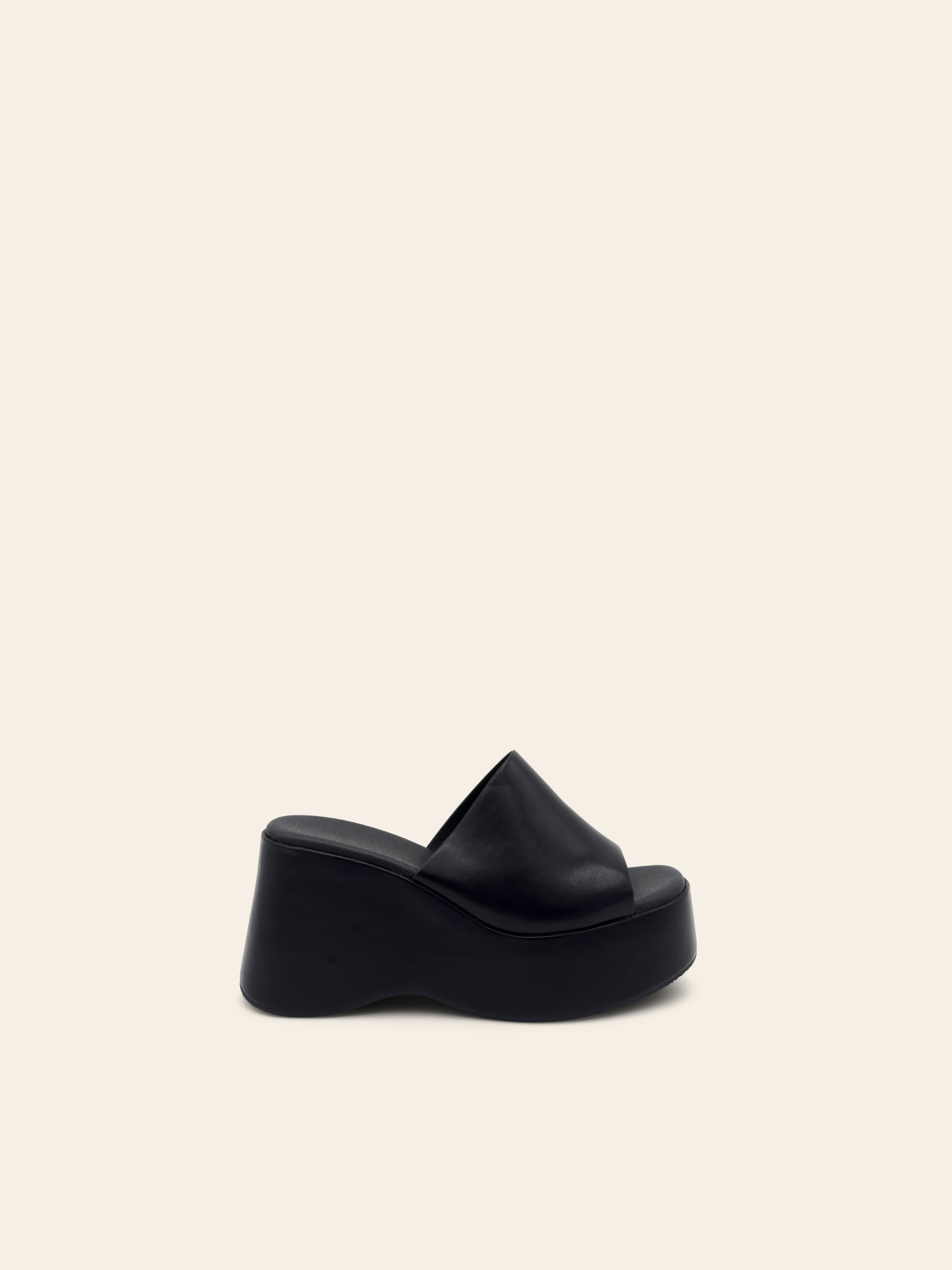 PRISCA Mules compensees noires a bout rond ouvert CASSY Chaussures et accessoires pour femmes