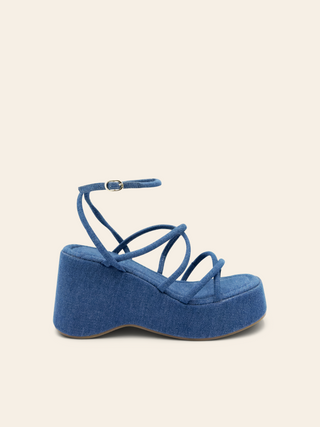 MERCY – Sandalen in Denim-Optik mit dicker Sohle und überkreuzten Riemen