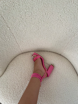 Sandales roses à lacets et détail chaîne - Mode Femme | Cassy