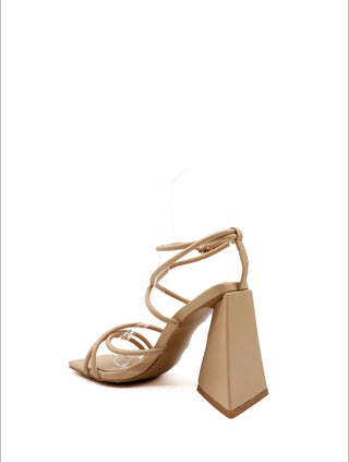 Sandales beiges à talon triangulaire et sangles entrecroisées - Mode Femme | Cassy