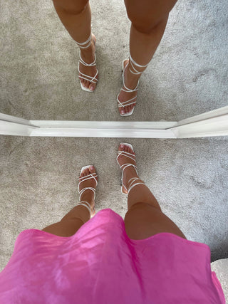 Sandales blanches à brides et talon carré - Mode Femme | Cassy