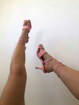 Sandales roses à bride d'orteil et effet matelassé - Mode Femme | Cassy