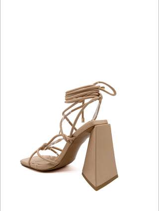 Sandales beiges à lacets et à talon triangulaire - Mode Femme | Cassy